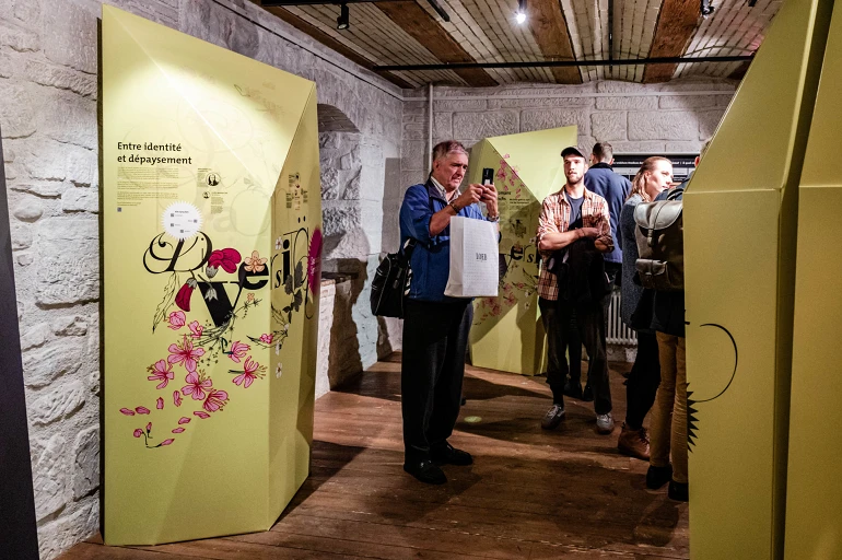 Eröffnung der Wanderausstellung "Rumantsch è..." zur rätoromanischen Sprache am Dienstag (11.10.22) im Polit-Forum Bern. Foto: Susanne Goldschmid
